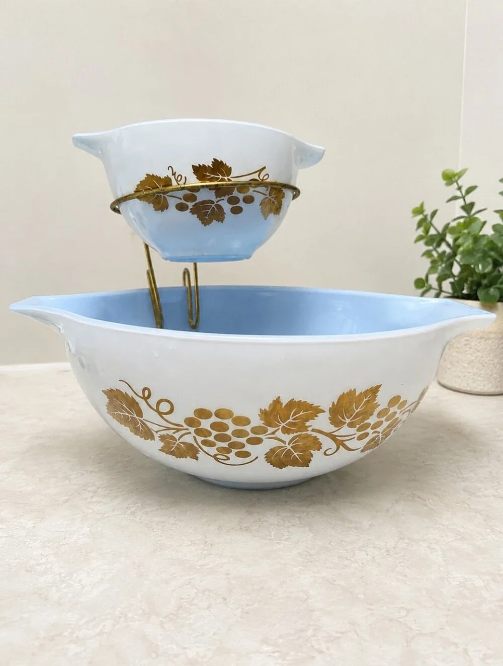 Pyrex Golden Grapes Chip And Dip Set